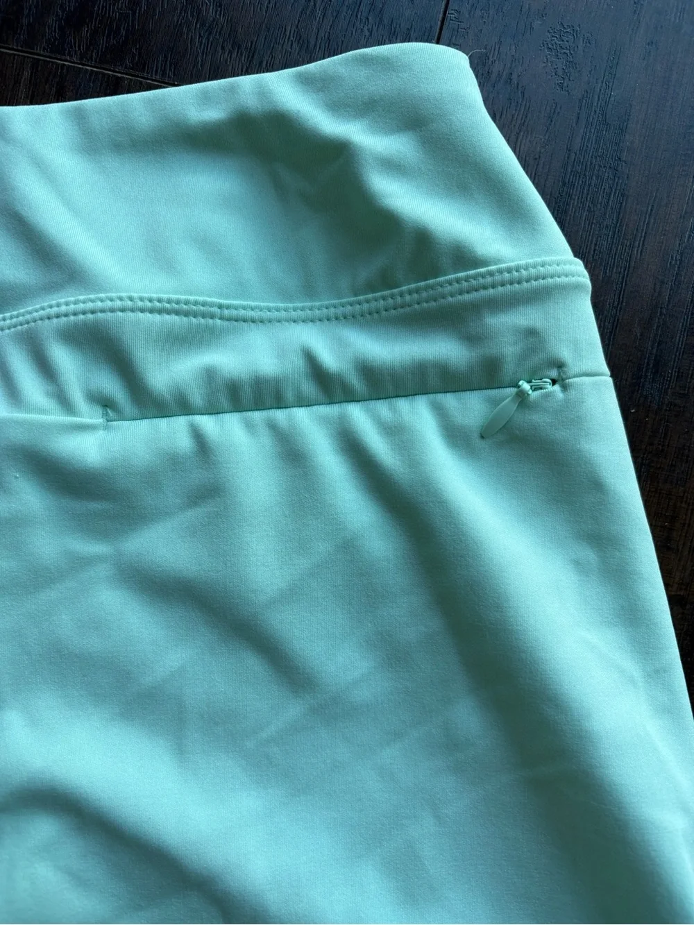 Large Tommy Bahama Light Aqua Women's Mini golf Skort - Picture 5 of 5
